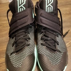 Nike Kyrie 2